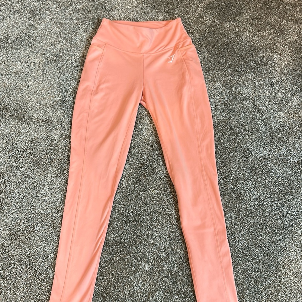 Gymshark leggings
Size: S
Coral
Soft material
